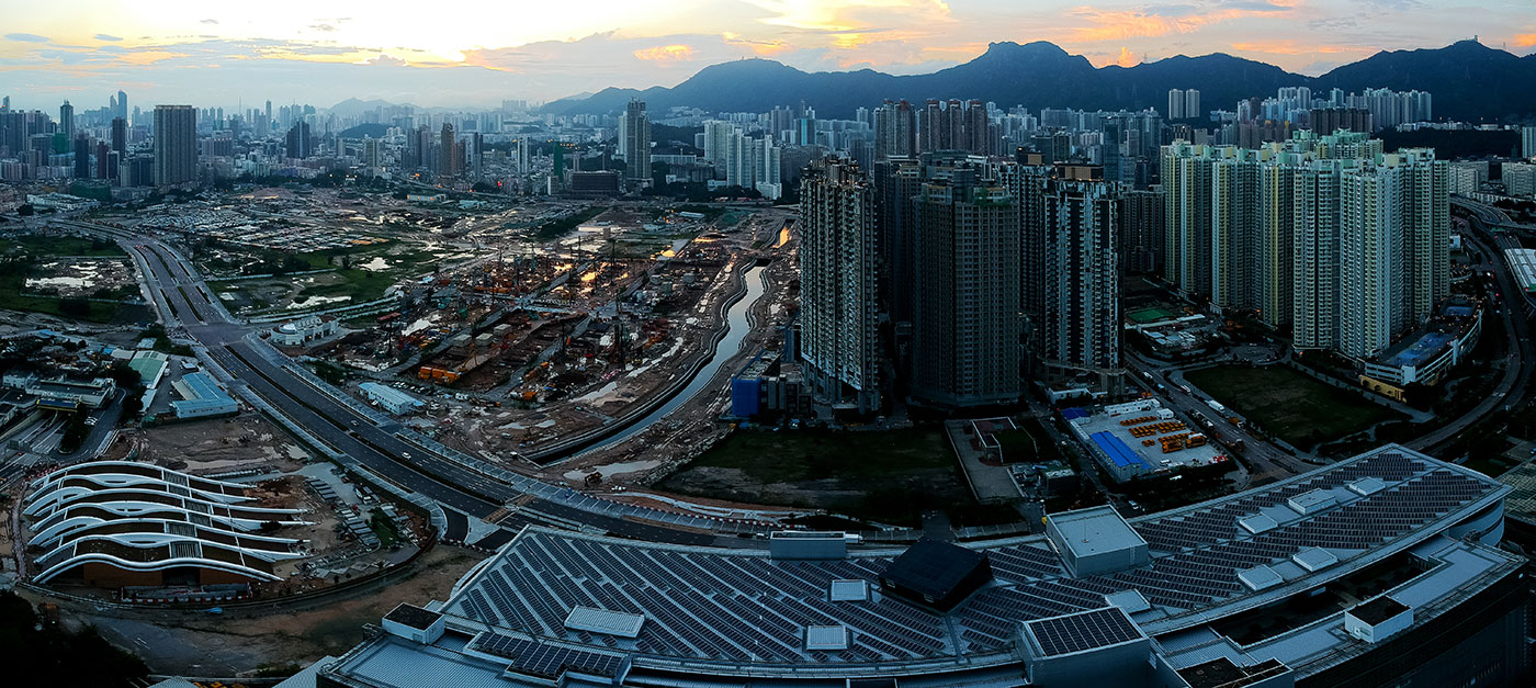 優異獎【獅子山下常幻變，建造工程不可少】 獅子山見證香港城市的變化，建造工程的偉大。   攝：林鳳汶